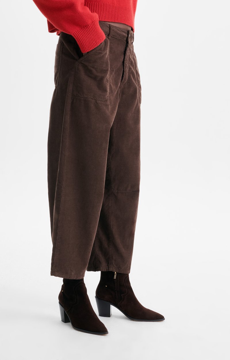 Cargo Trousers Cotton cargo trousers, structured cut COFFEE Vanessa Bruno