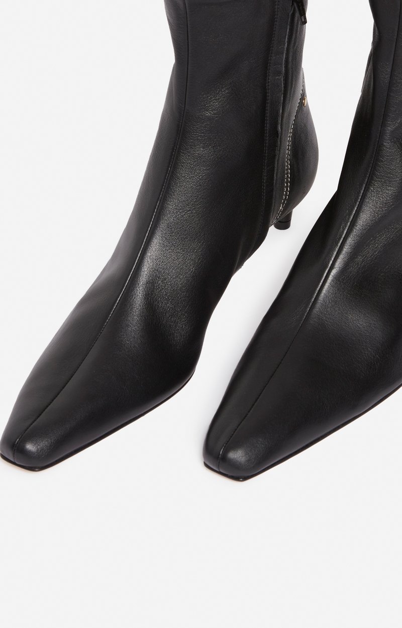 Bottines Cuir Noir Daily Fabriqu&eacute; Au Portugal VANESSA BRUNO