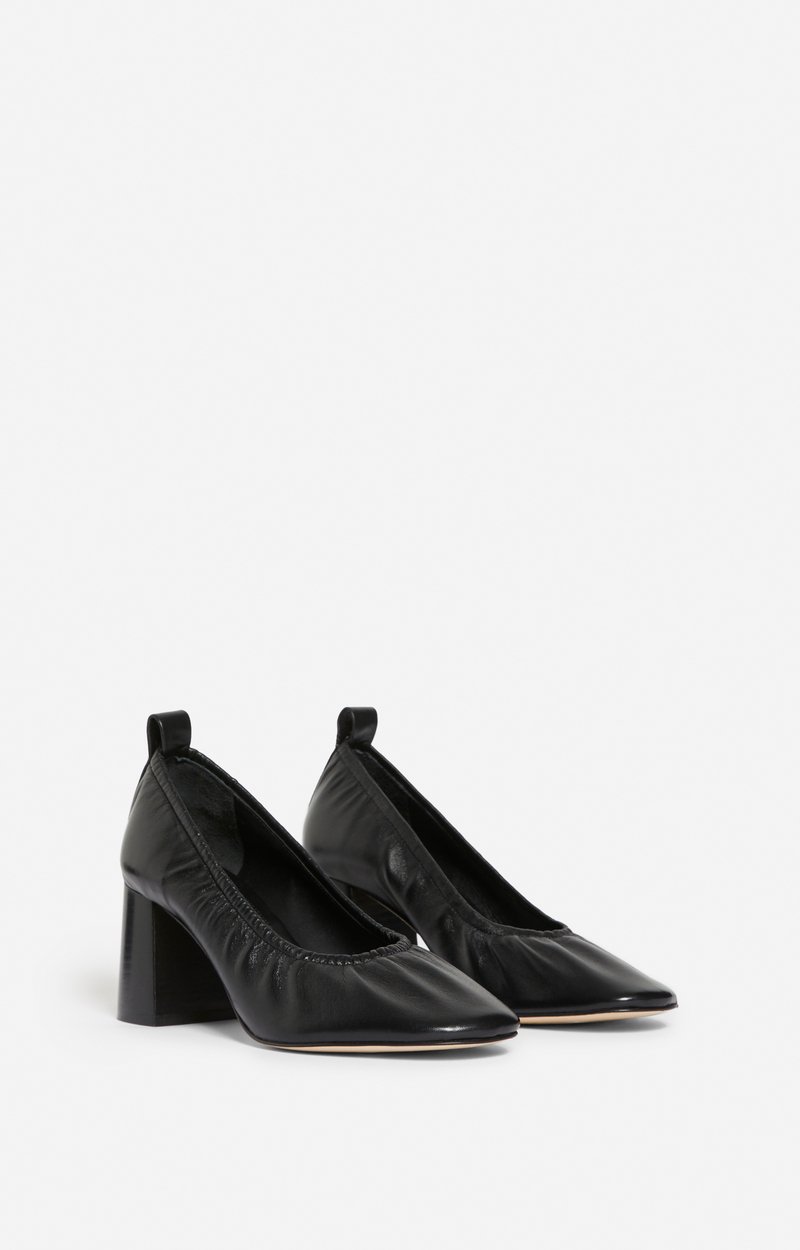 Escarpins En Cuir Avec Cha&icirc;ne Dor&eacute;e Fabriqu&eacute; en Espagne VANESSA BRUNO
