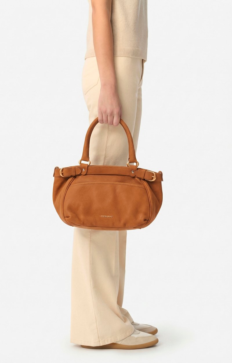 Petit Sac Lune En Cuir Nubuck En Cuir De Vachette Nubuck L&eacute;g&egrave;rement Grain&eacute; VANESSA BRUNO