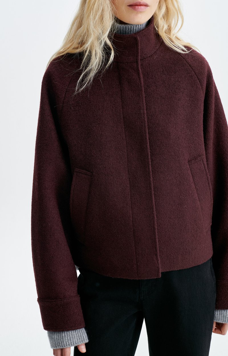 Veste Homer Veste courte en boucl&eacute; de laine, col montant VANESSA BRUNO