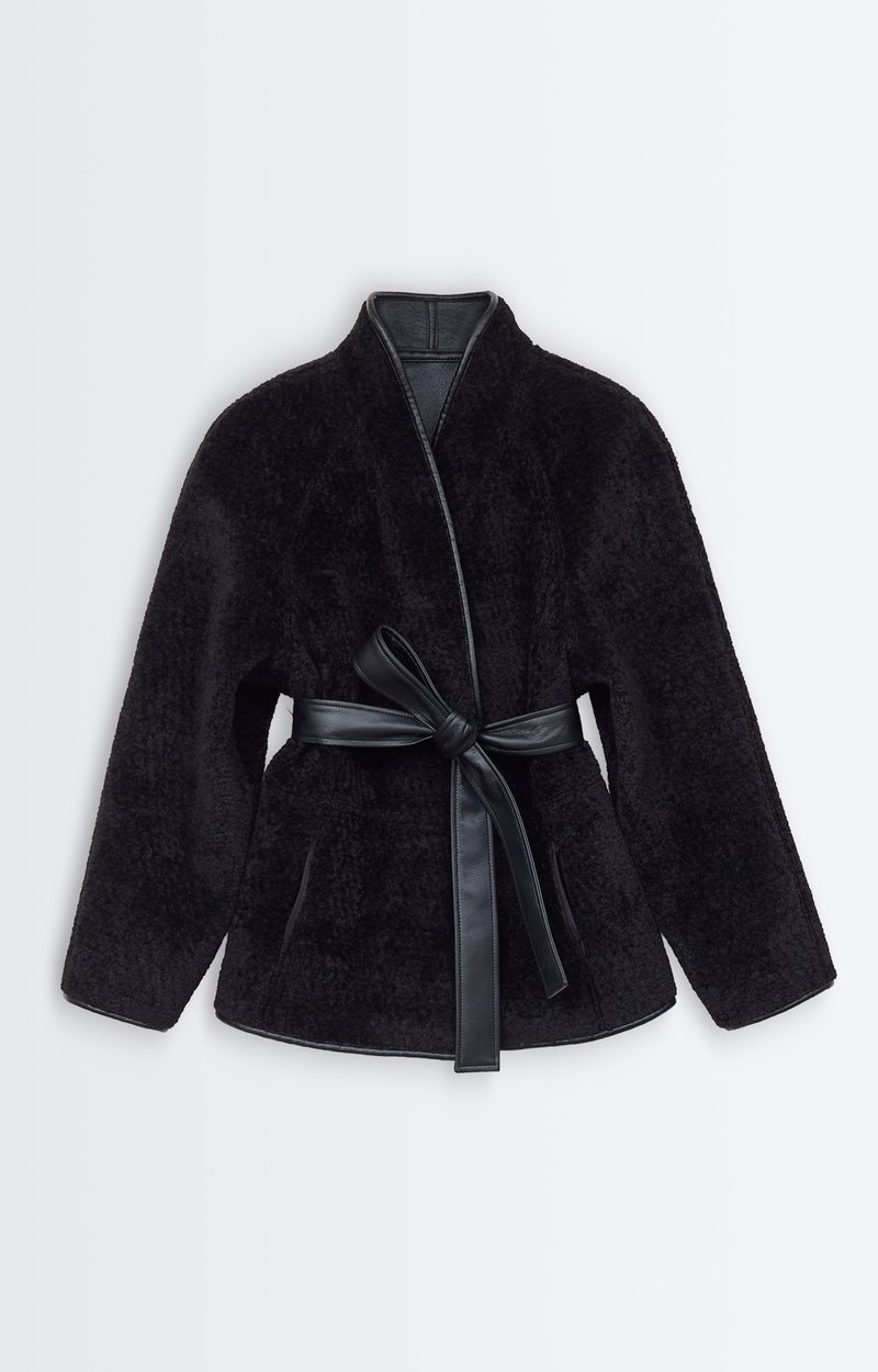 Veste Fur Veste kimono en fausse fourrure, ceinture aspect cuir VANESSA BRUNO