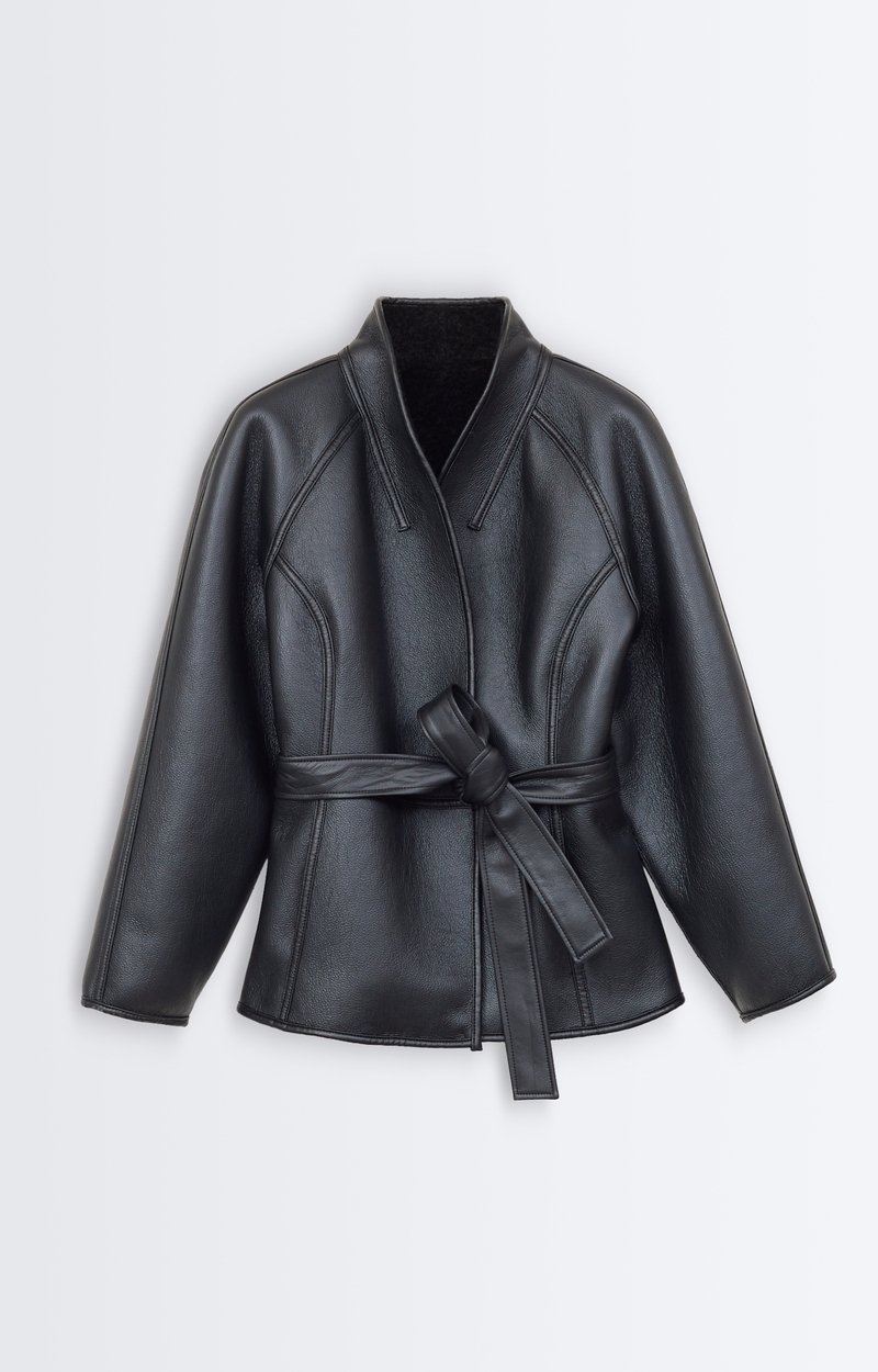 Veste Fur Veste kimono en fausse fourrure, ceinture aspect cuir VANESSA BRUNO