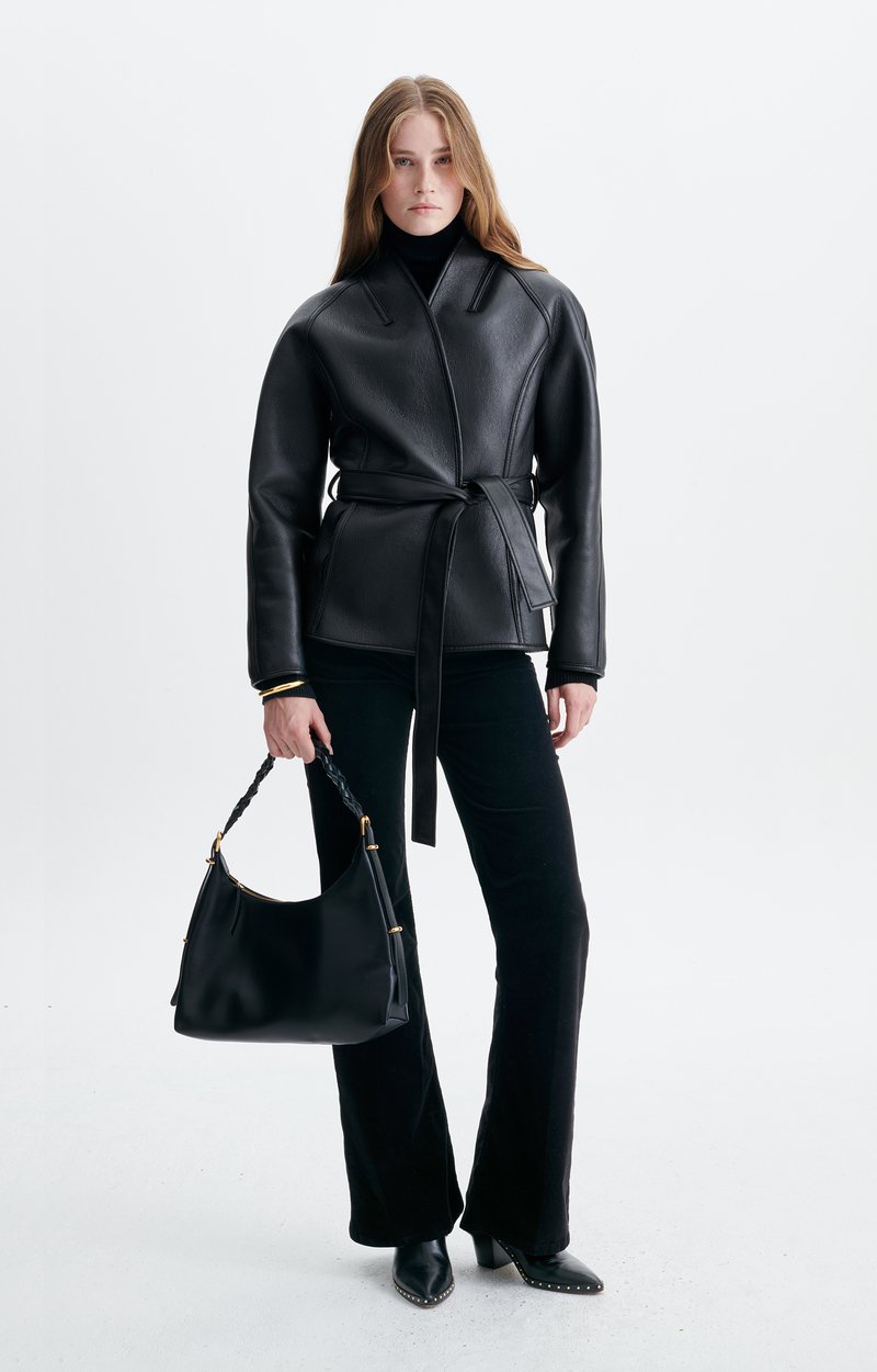 Veste Fur Veste kimono en fausse fourrure, ceinture aspect cuir VANESSA BRUNO