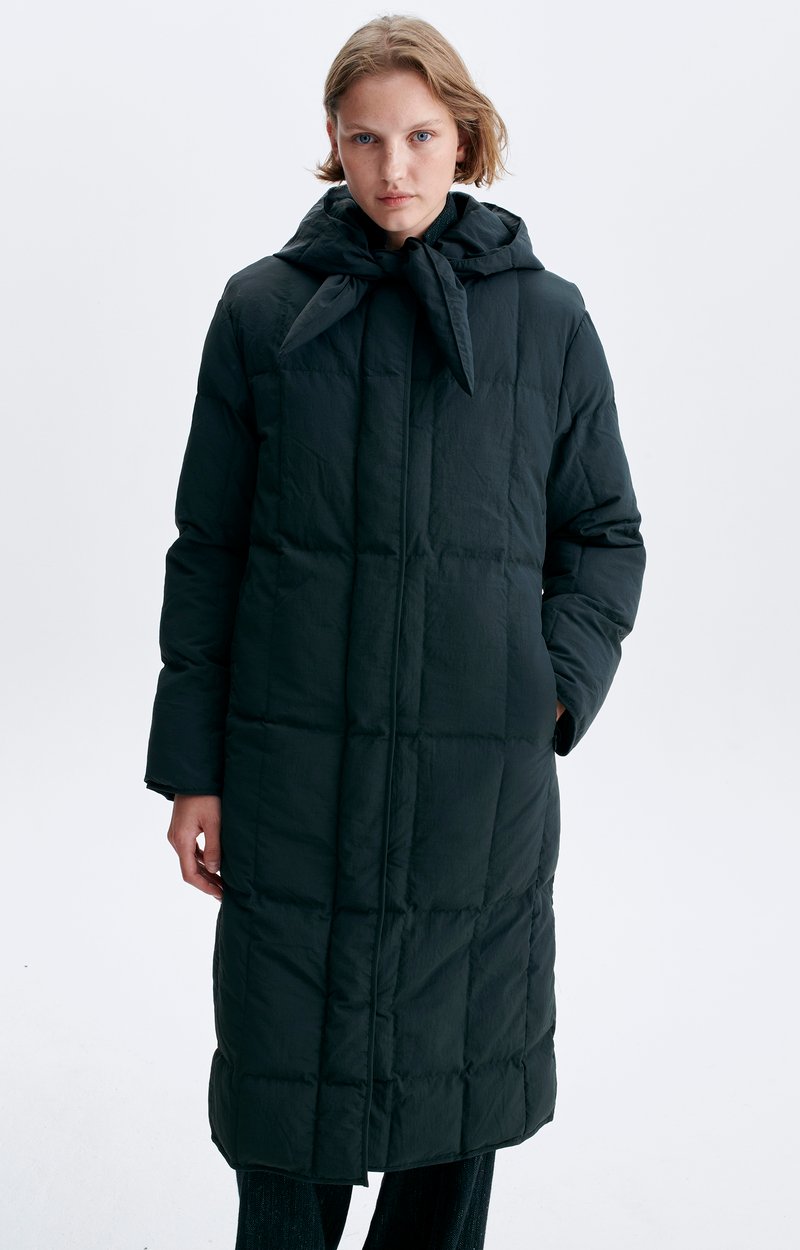 Haruya Padded Coat Long hooded puffer, water-repellent fabric Fir Green Vanessa Bruno